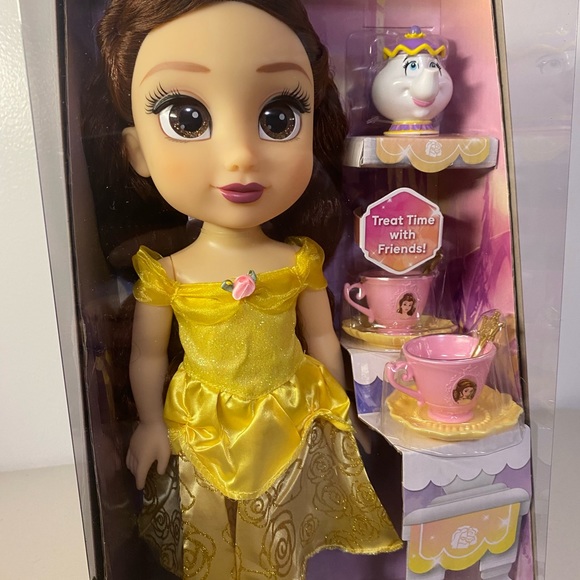 Disney Treat Time w/ Belle & Mrs. Potts - Picture 2 of 4